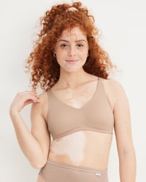 ノンジーブラ　COPPELL Breezies Wild Rose Seamless Wirefree Support Bra -Fashion